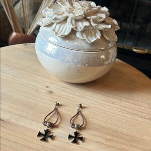 Non Signe Vintage Black Iron Cross Dangle Earrings
